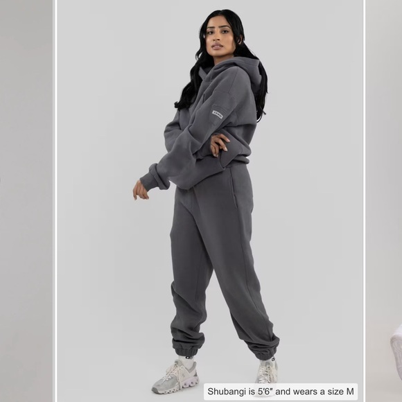 Comfrt Travel Essentials Set - Picture 2 of 16